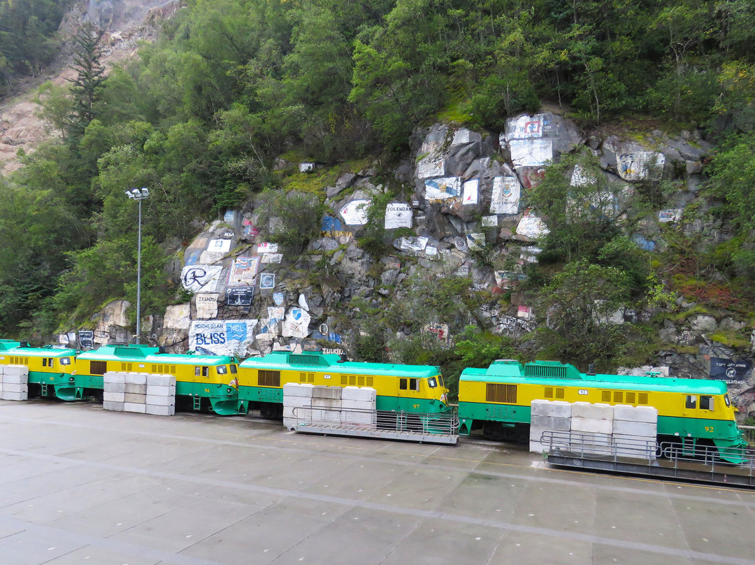 State Street and Broadway Street-史凯威必去景点