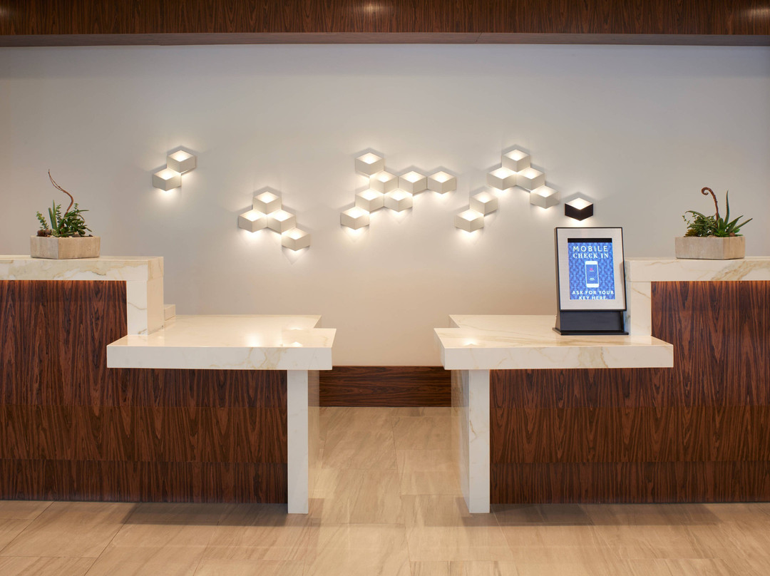 东兰辛大学广场万豪酒店主图