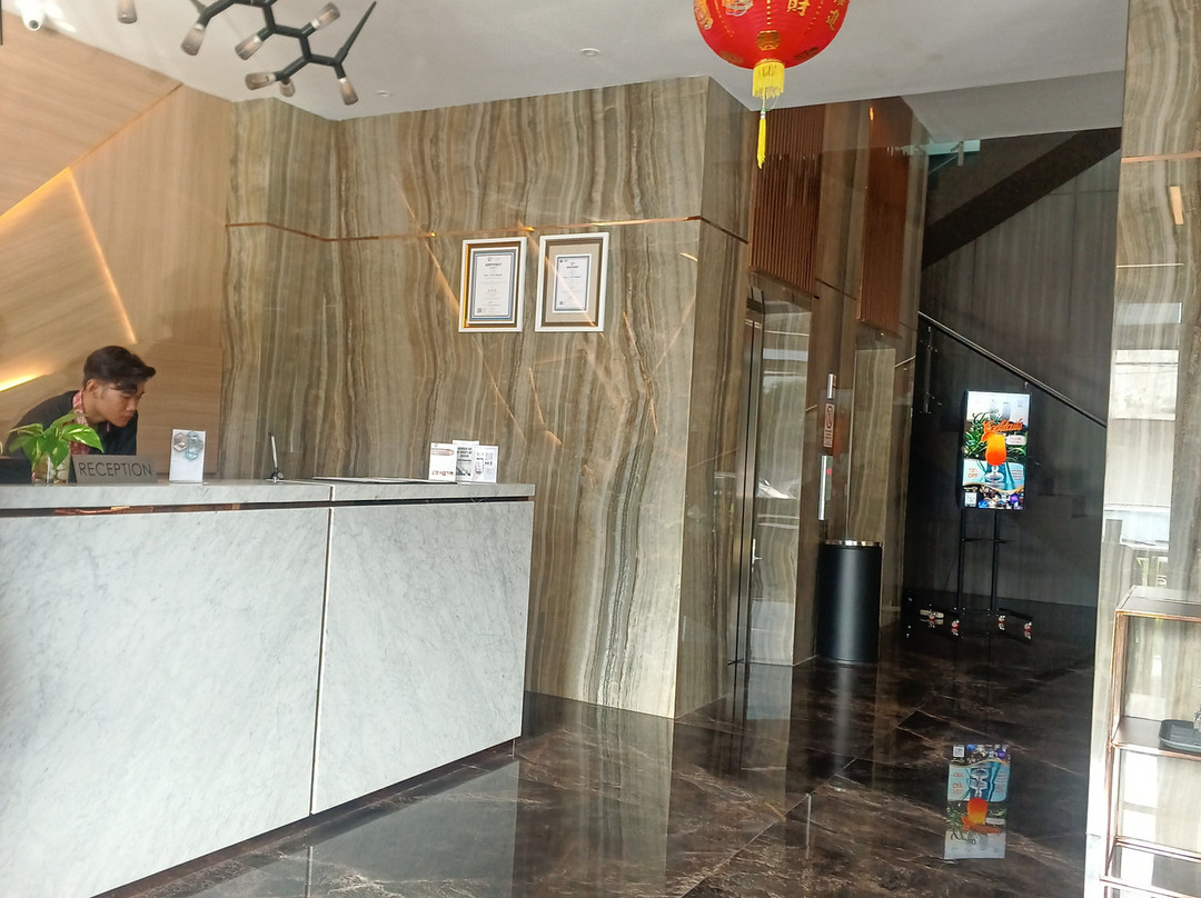 Roger's Hotel Manado主图