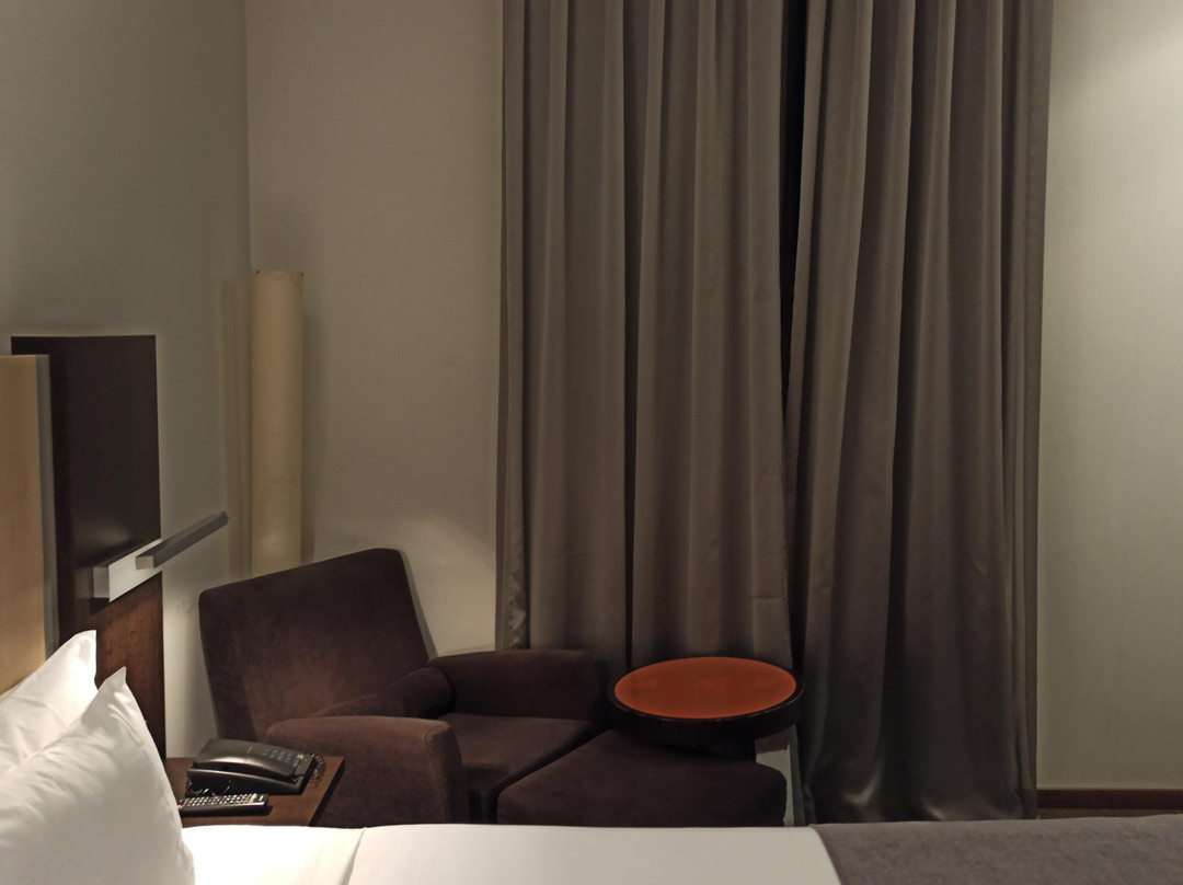 孔弗泰尔海滨4号酒店主图