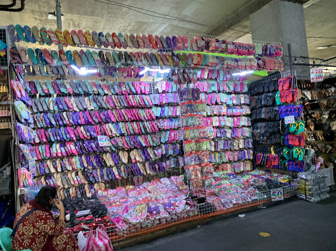 Baclaran Market-帕拉纳克市必去景点