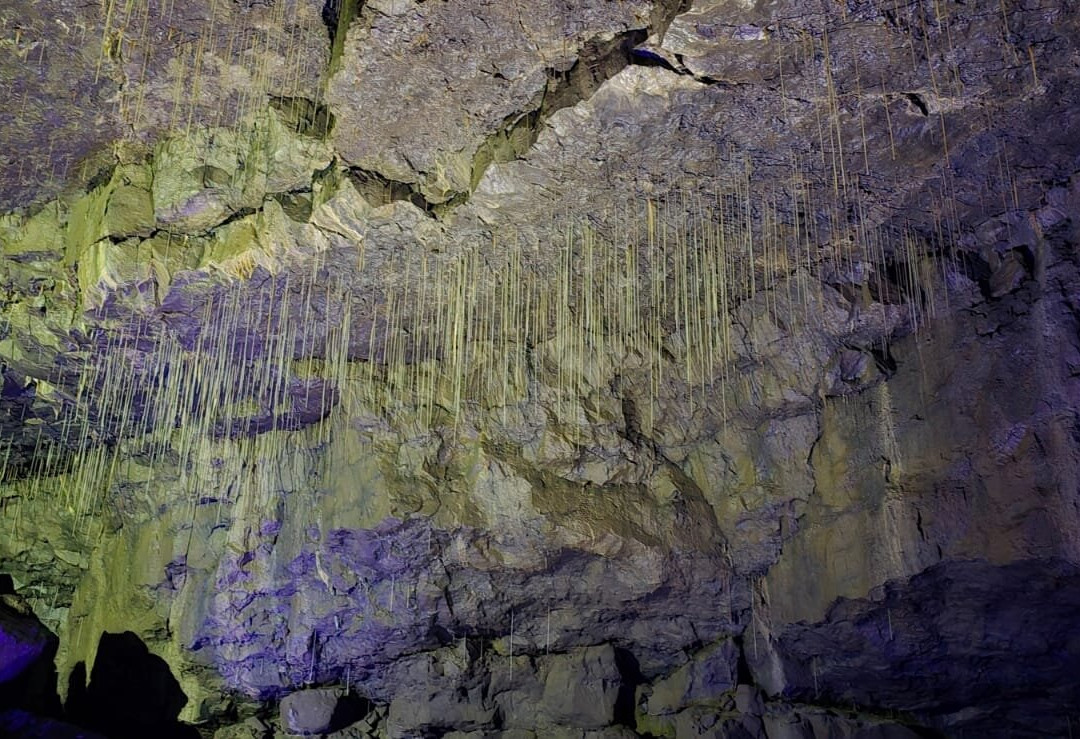 White Scar Cave景点图片