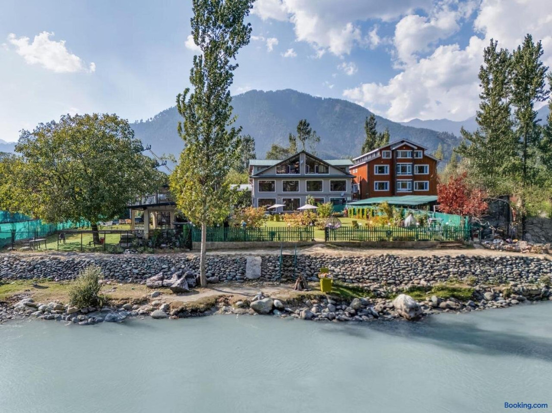 Hotel River View Resort