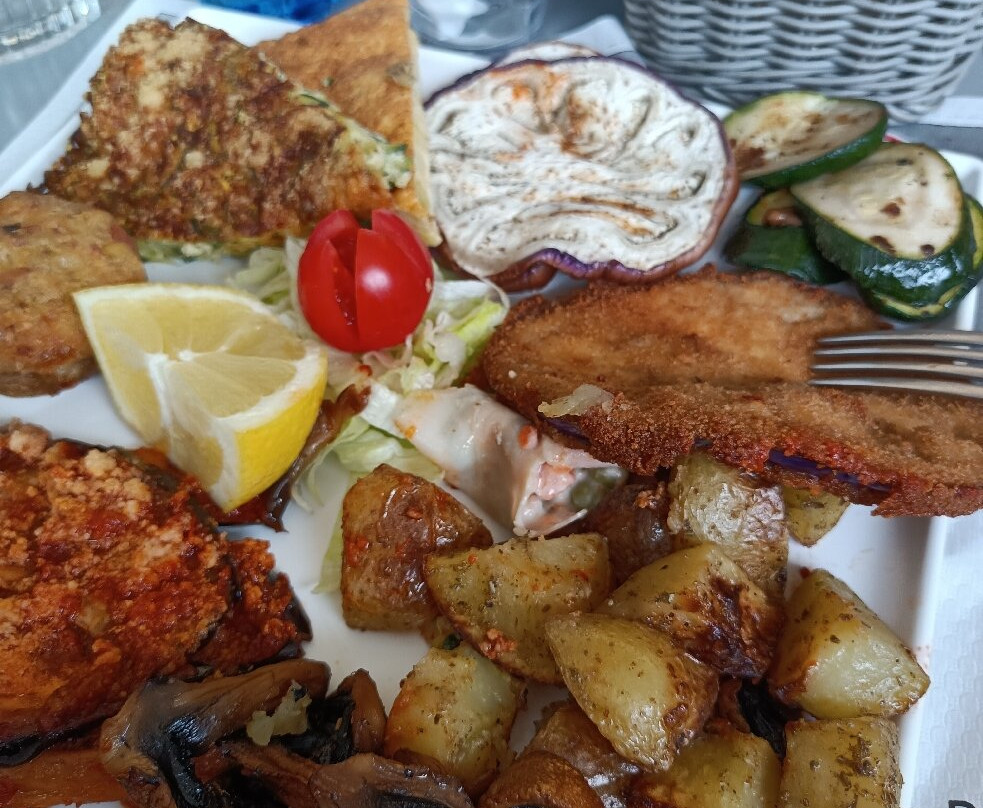 Maxim Food & Beverage