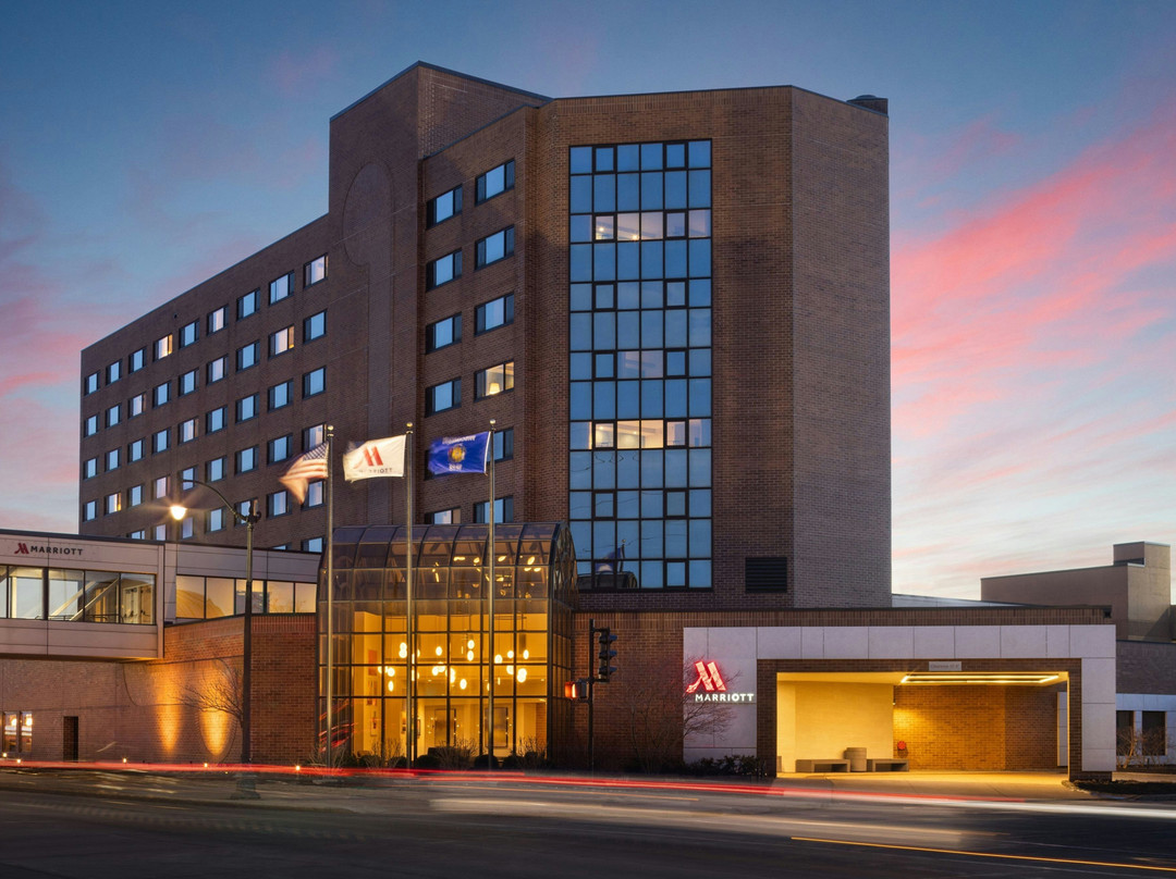 Oshkosh Marriott Waterfront Hotel & Convention Center主图