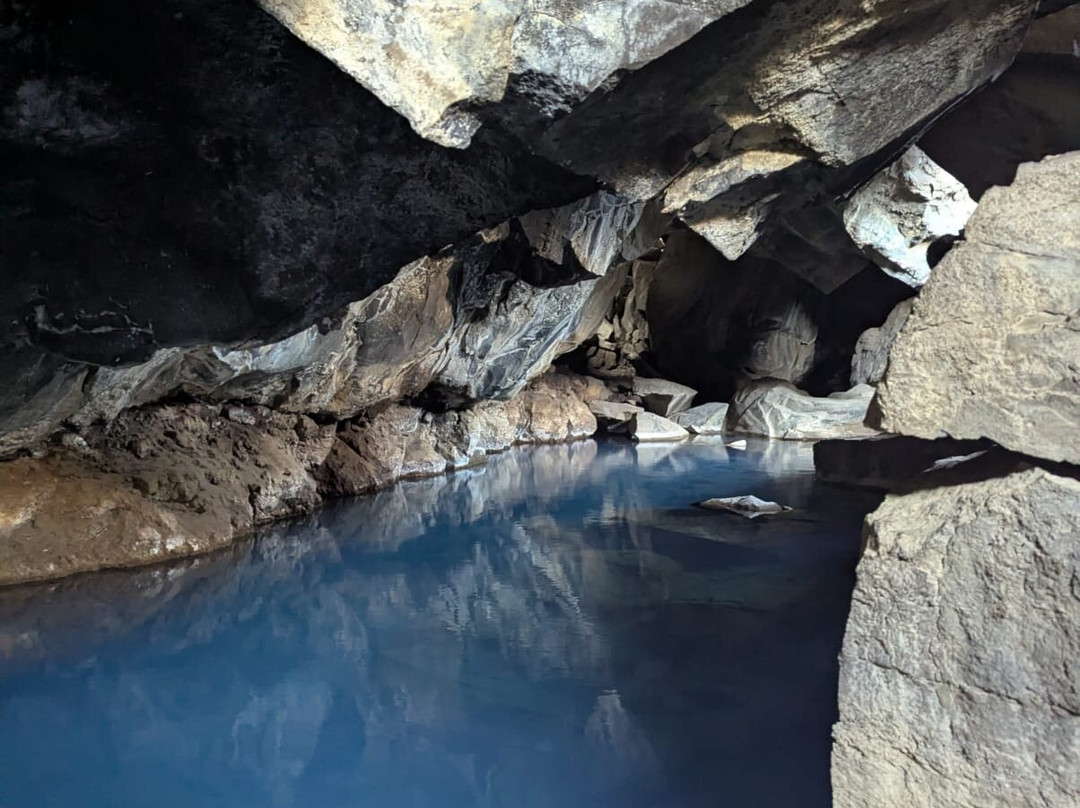 Grjotagja Cave-雷克雅里德必去景点