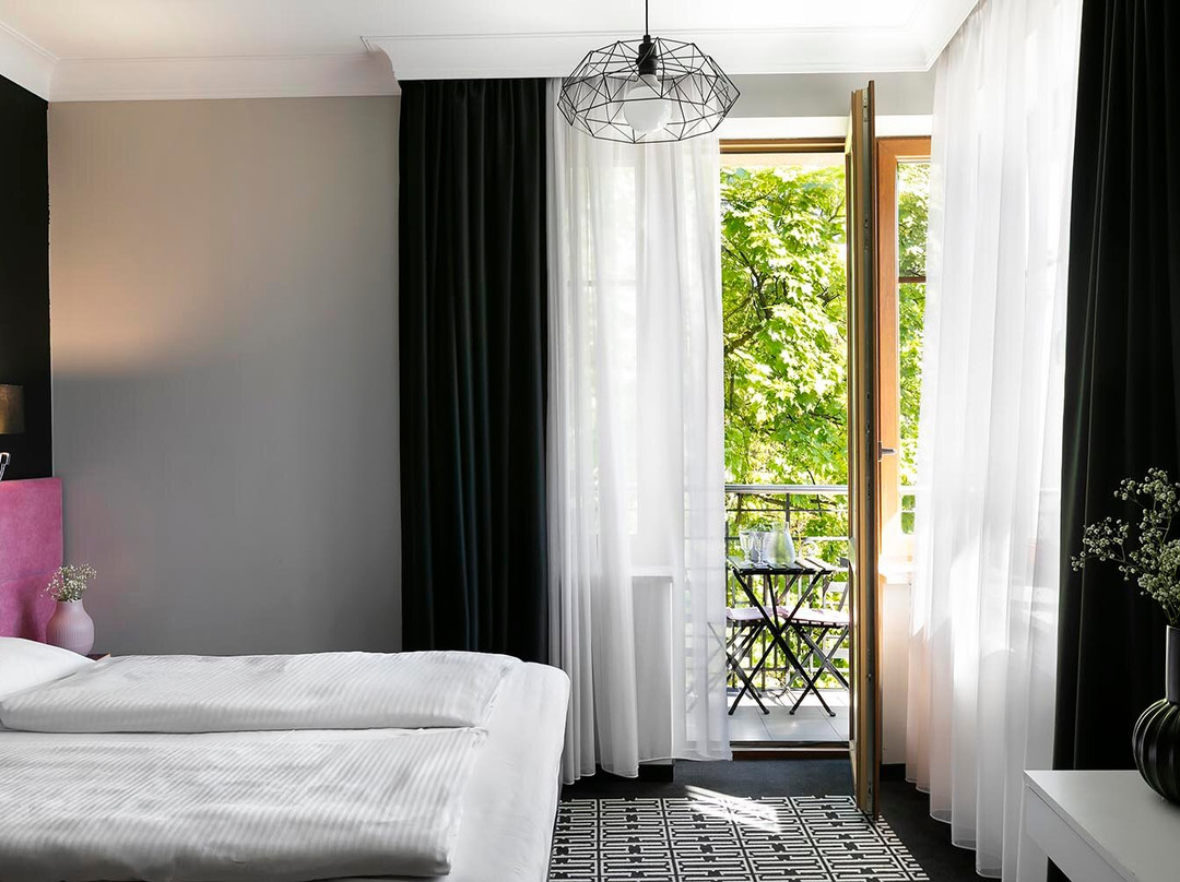 丽茵公寓式酒店主图