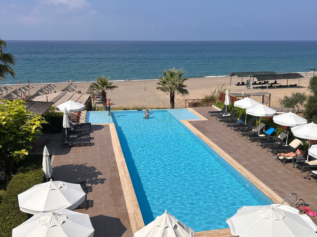 Adora Calma Beach Hotel主图