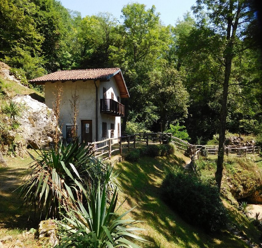 Casa delle Grotte di Ara-Grignasco必去景点
