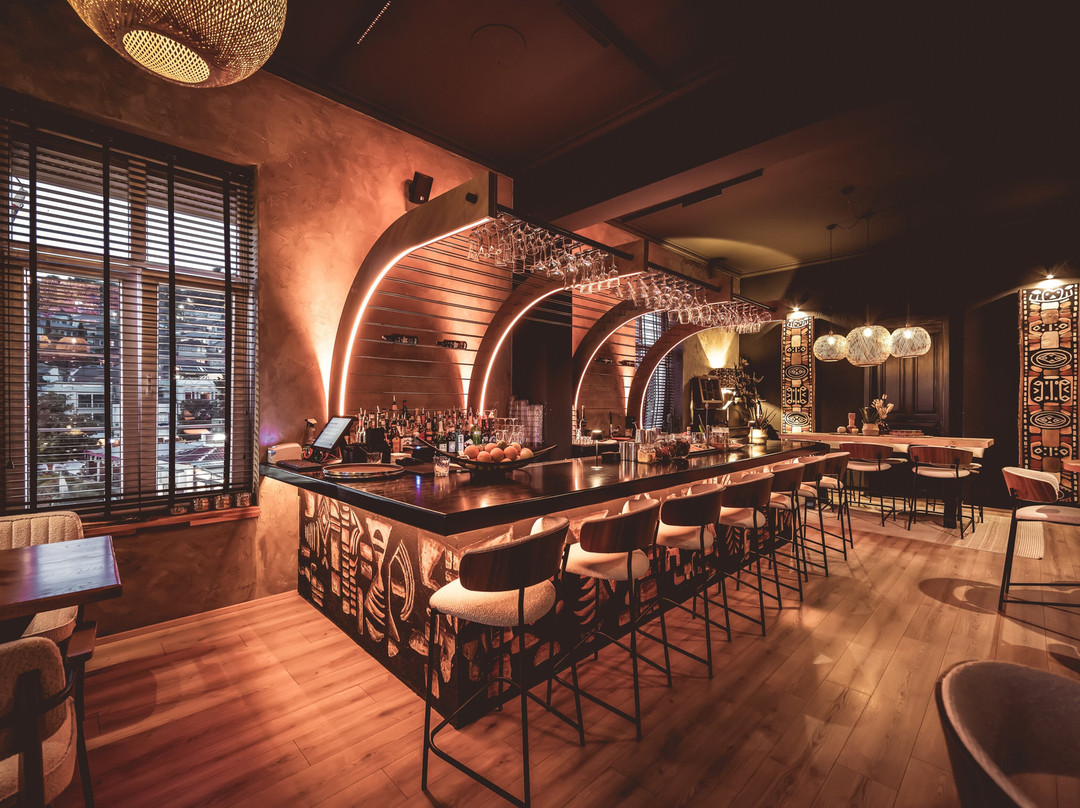 The HarbouR Club