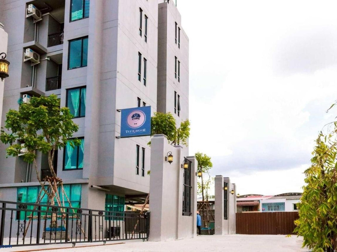 RoomQuest Sukhumvit 107