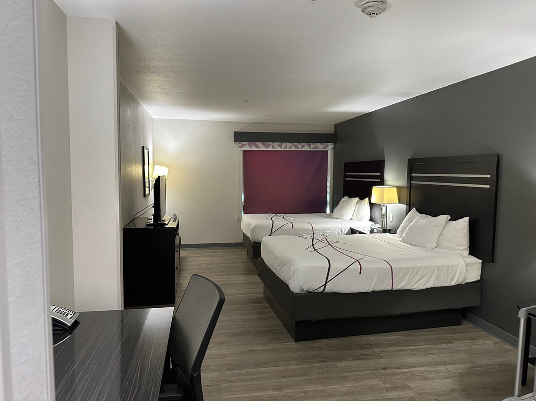 La Quinta Inn & Suites By Wyndham Tulsa Midtown主图