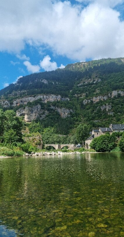 Locanoë Sainte Enimie-Sainte-Enimie必去景点