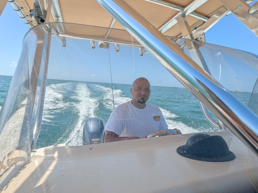 Jensen's Marina Boat Rentals-俘虏岛必去景点