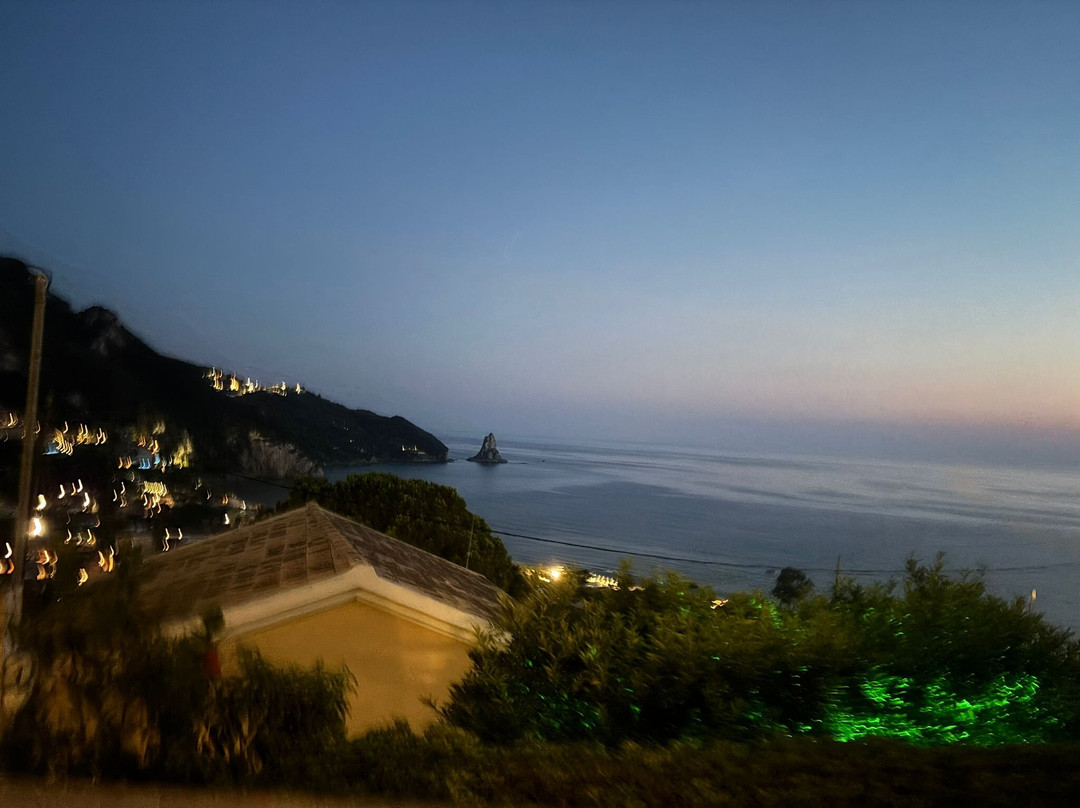 Mazis Apartments主图