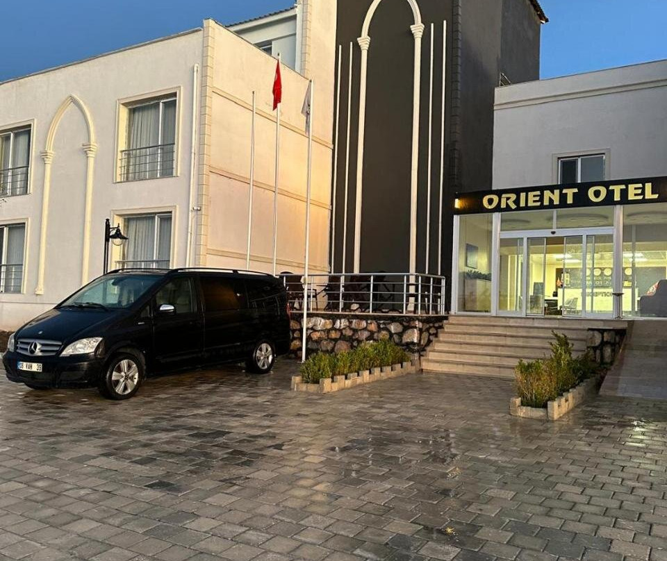 Van Orient Hotel