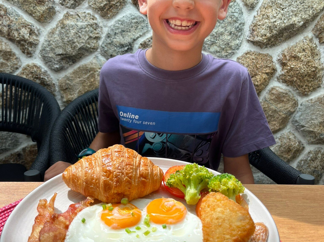 Skye Beach Hotel主图