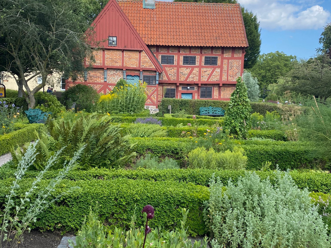 Klosterträdgårdarna-于斯塔德必去景点