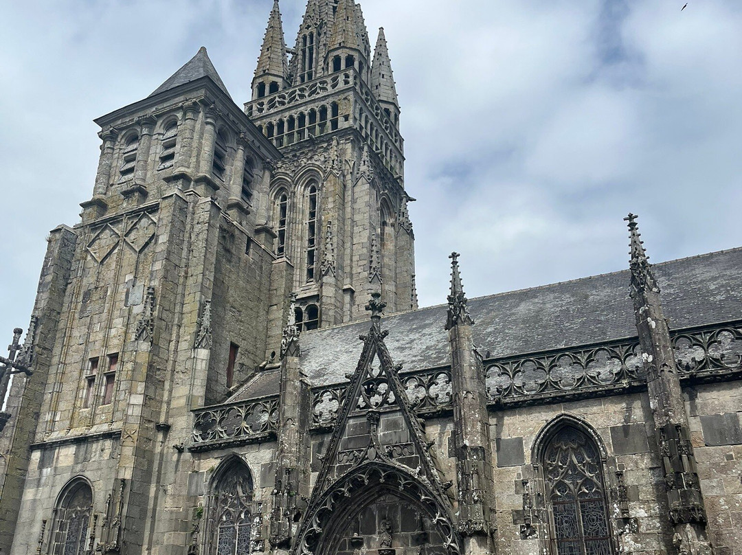 Basilique Notre Dame-Le Folgoet必去景点