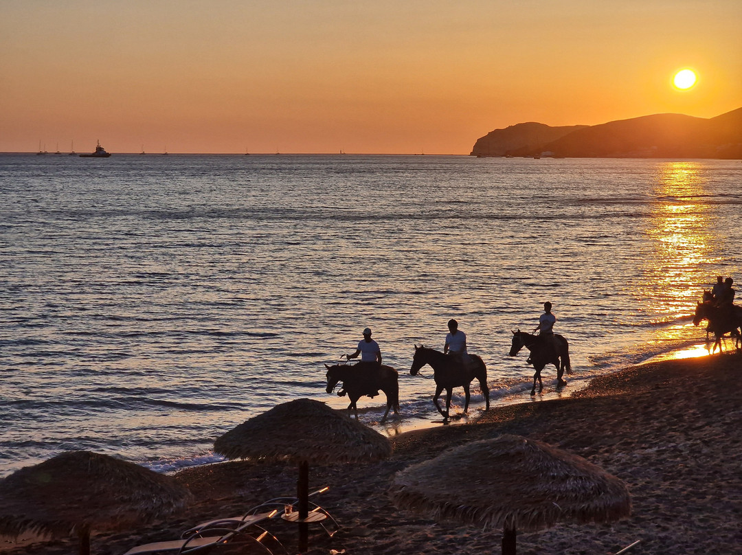 Eros Beach-佩里沃罗必去景点