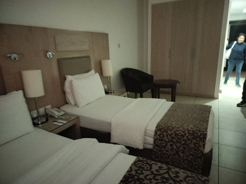 托莱多安曼酒店主图