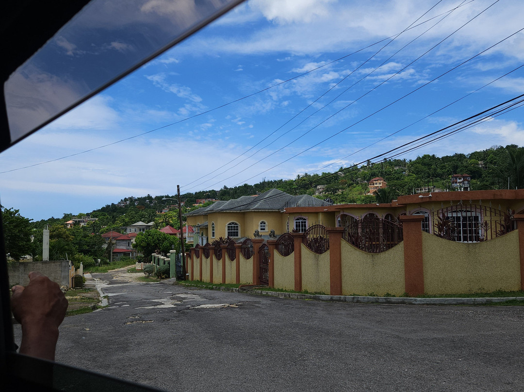 Simms Fun Tours Ja-蒙特戈贝必去景点