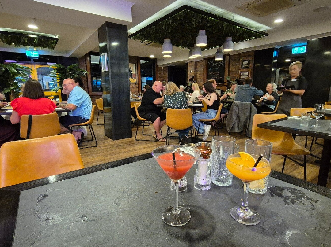 Logan & Albert Hotel