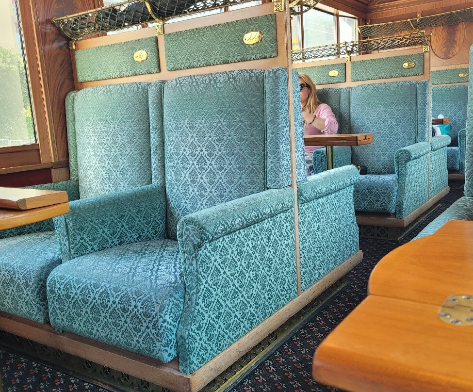 Swiss Chocolate Train-蒙特勒必去景点