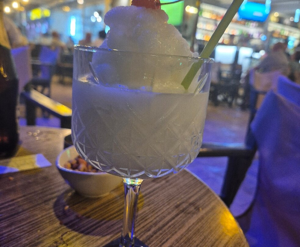 Friends Bar-卡拉马其必去景点