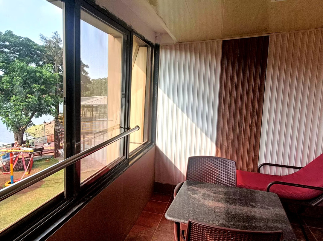 Savshanti Lake Resort主图