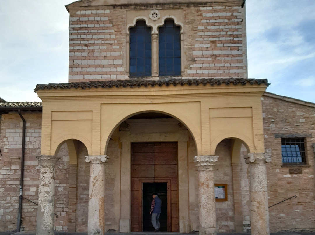 Chiesa di Santa Maria Infraportas-福利尼奥必去景点