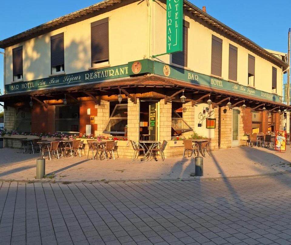 Saint-Amand-sur-Fion酒店住宿-邦苏酒店