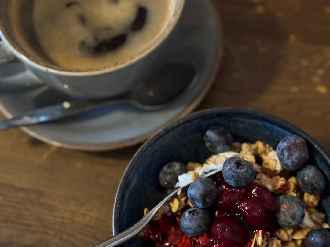 The Stag on the River主图