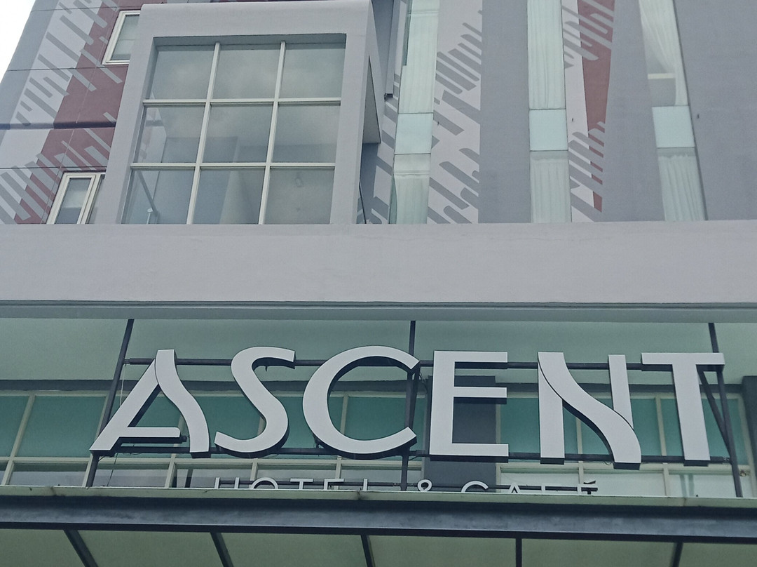 Ascent Hotel & Cafe Malang主图