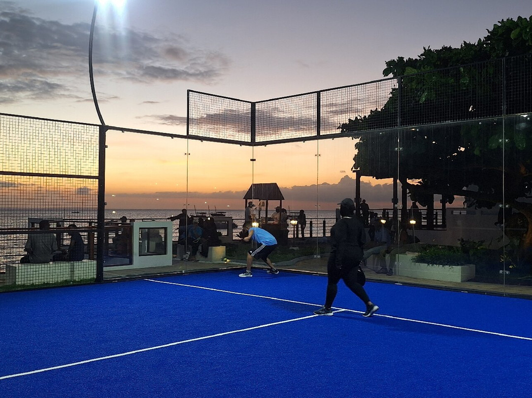 Karibu Padel-石头城必去景点