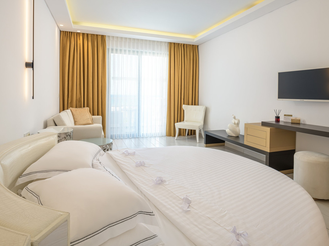 钻石豪华温泉养生酒店 - 仅限成人主图