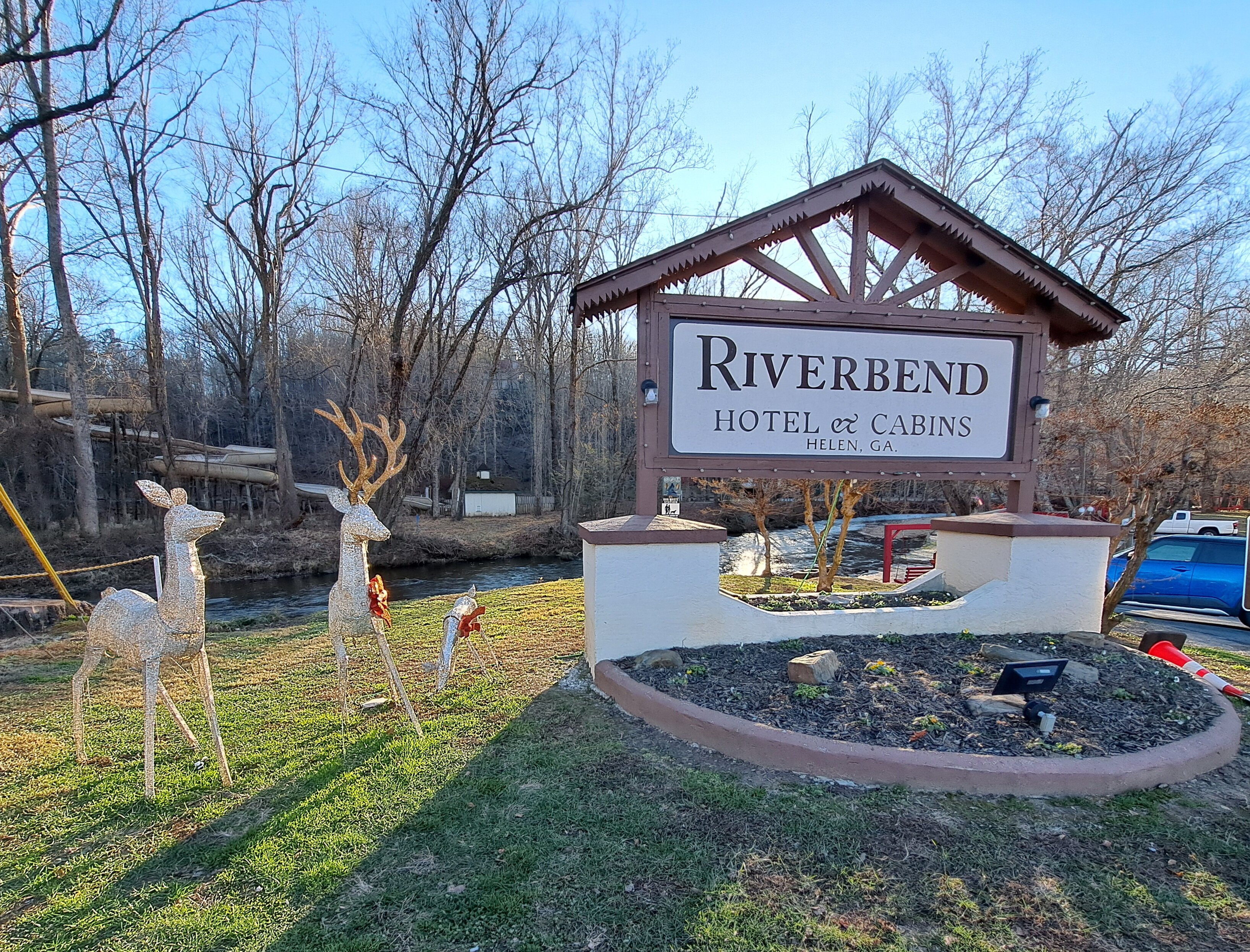 河湾小屋汽车旅馆-官方