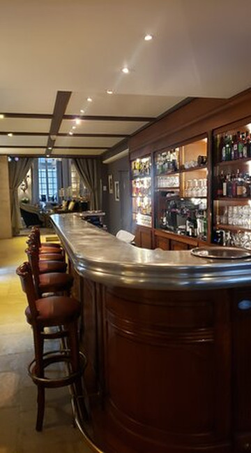 多布松酒店主图