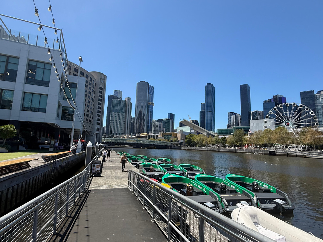 ON A BOAT-墨尔本必去景点