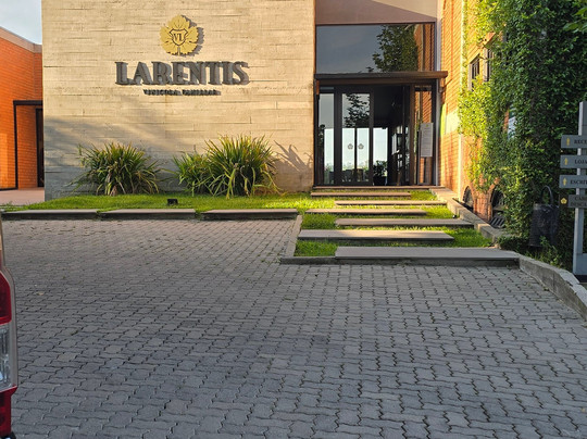 Vinhos Larentis-本图贡萨尔维斯必去景点