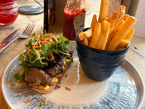 The Burrator Inn主图