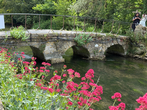 River Coln-拜伯里必去景点