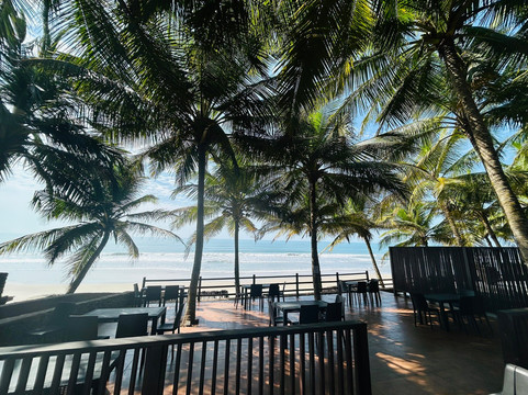 The Big Blue Resort & Spa主图