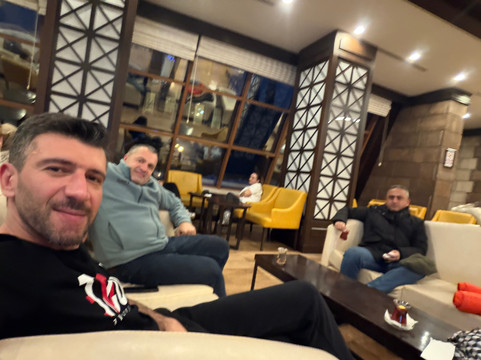 白色公园酒店主图