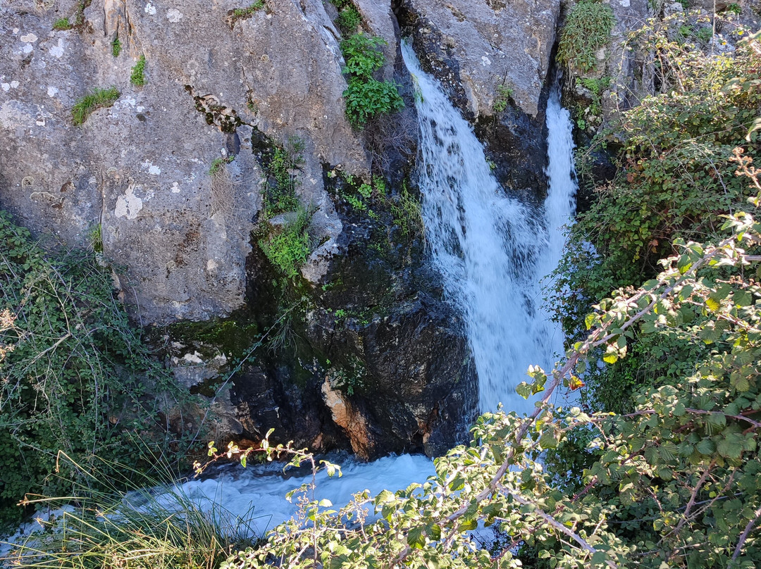 Fuente de los Cien Canos-Villanueva del Trabuco必去景点