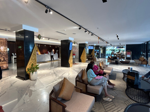 三宝拢科塔拉玛地铁公园景观酒店主图