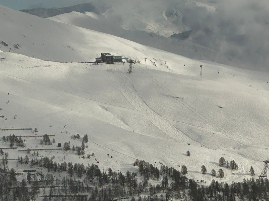 酒店昆仑霍夫洛克尔巴特主图
