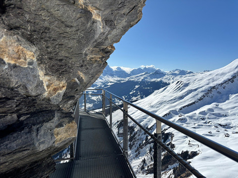 First Cliff Walk by Tissot-格林德瓦必去景点