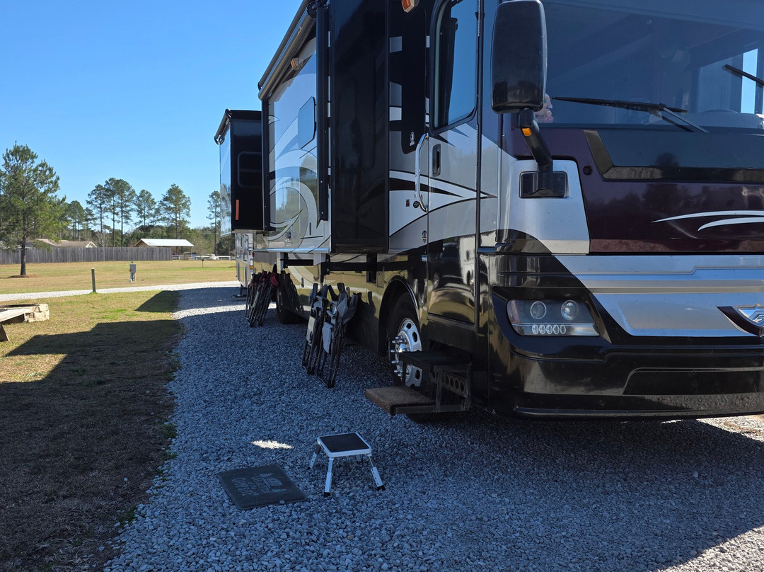 Holmes Creek Canoe Livery-Vernon必去景点