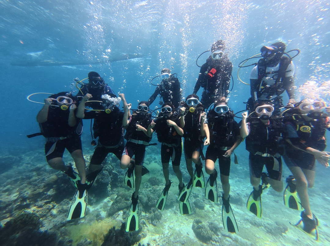 Master Peter Tay-长滩岛必去景点